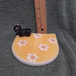 Ceramic Black cat with Daisies Coaster